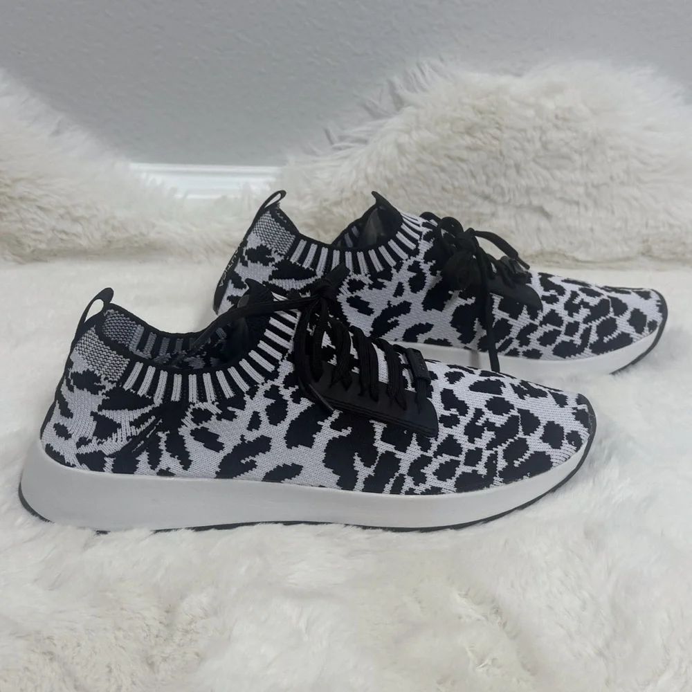 Nautica Leopard Animal Print Sneakers White Black Athletic Shoes, Size 9.5 - Picture 1 of 10